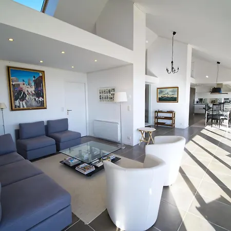 Appartement Vue Incroyable Sur La Mer, Lumineux ! *