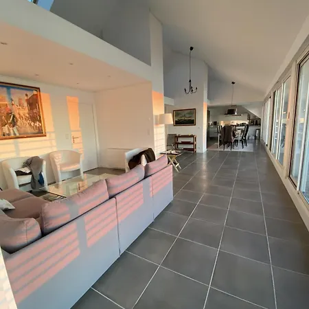 Appartement Vue Incroyable Sur La Mer, Lumineux ! *